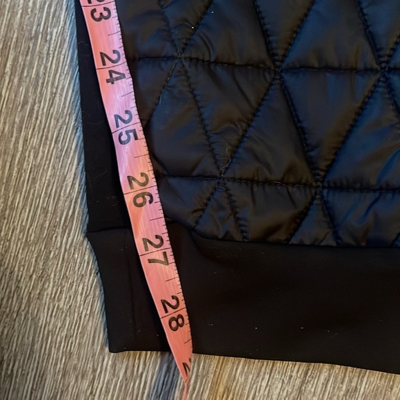 New nwt Athleta Solstice Jogger Black size 10 quilted front pants workouts - Picture 4 of 7